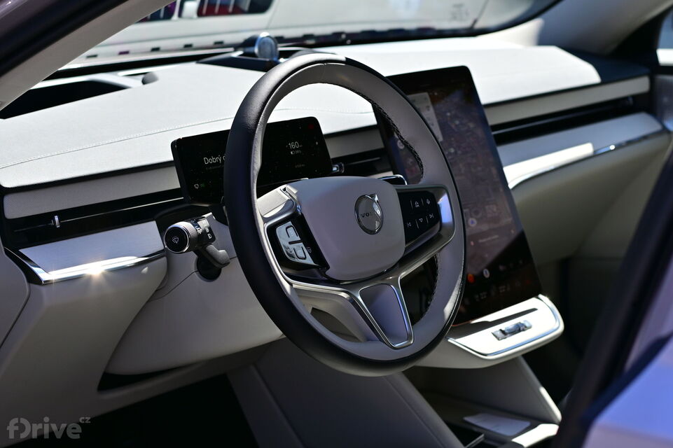 Volvo ES90