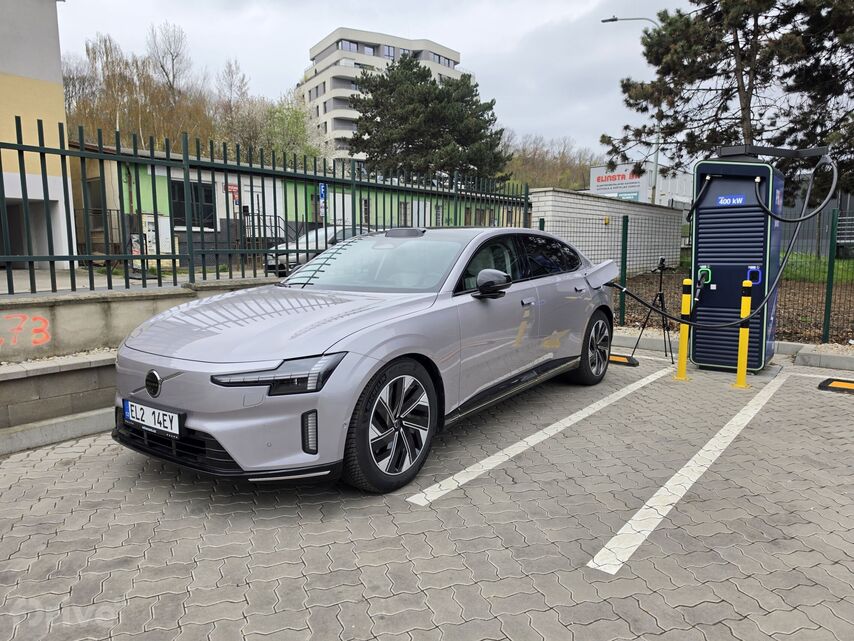 Volvo ES90