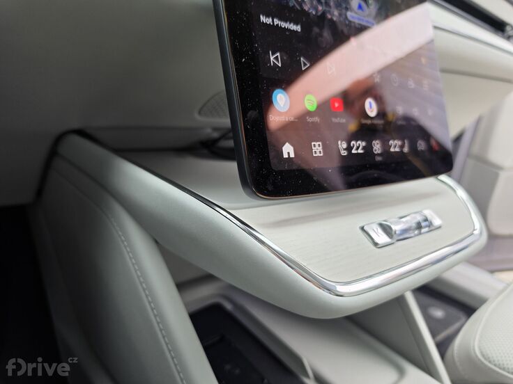 Volvo ES90
