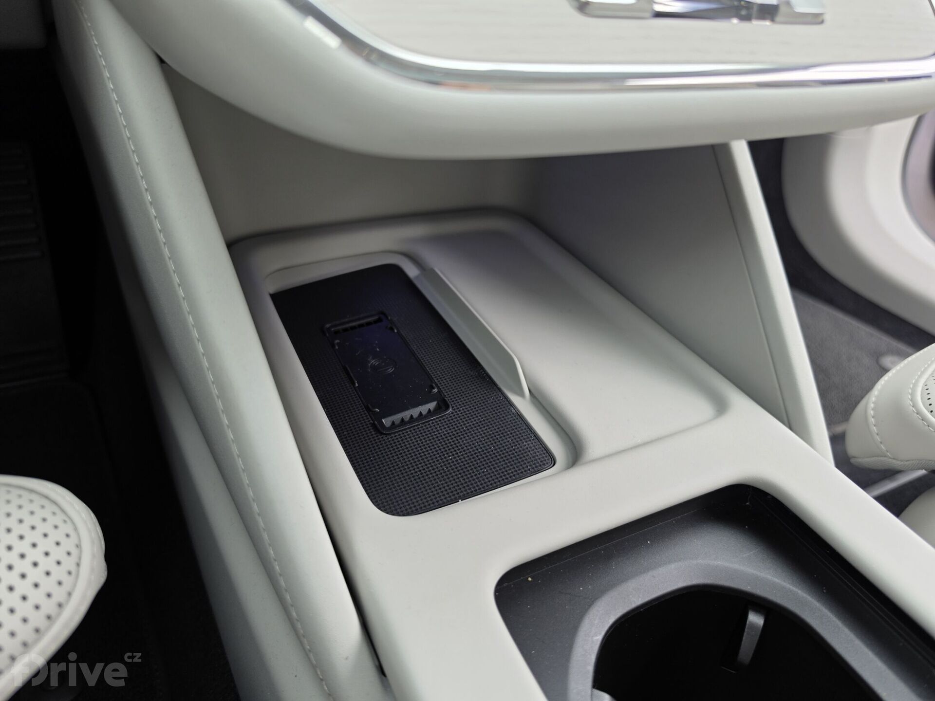 Volvo ES90