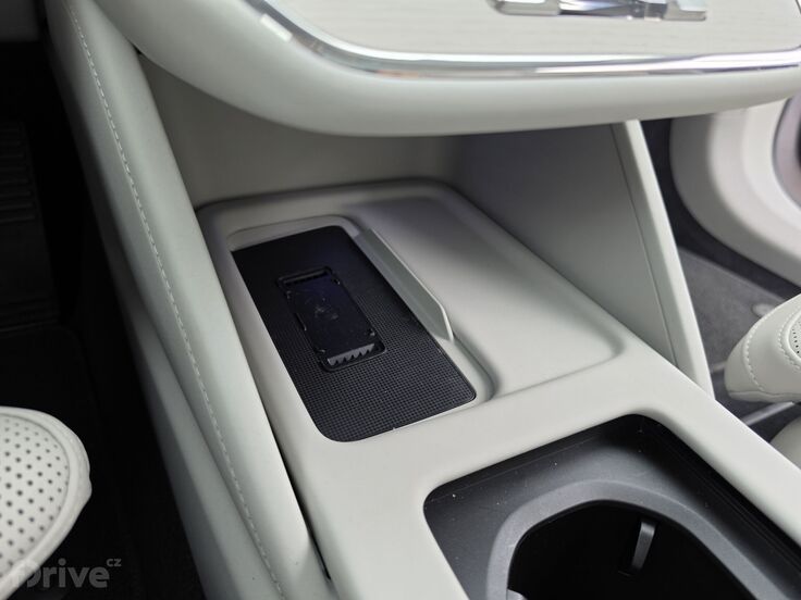 Volvo ES90