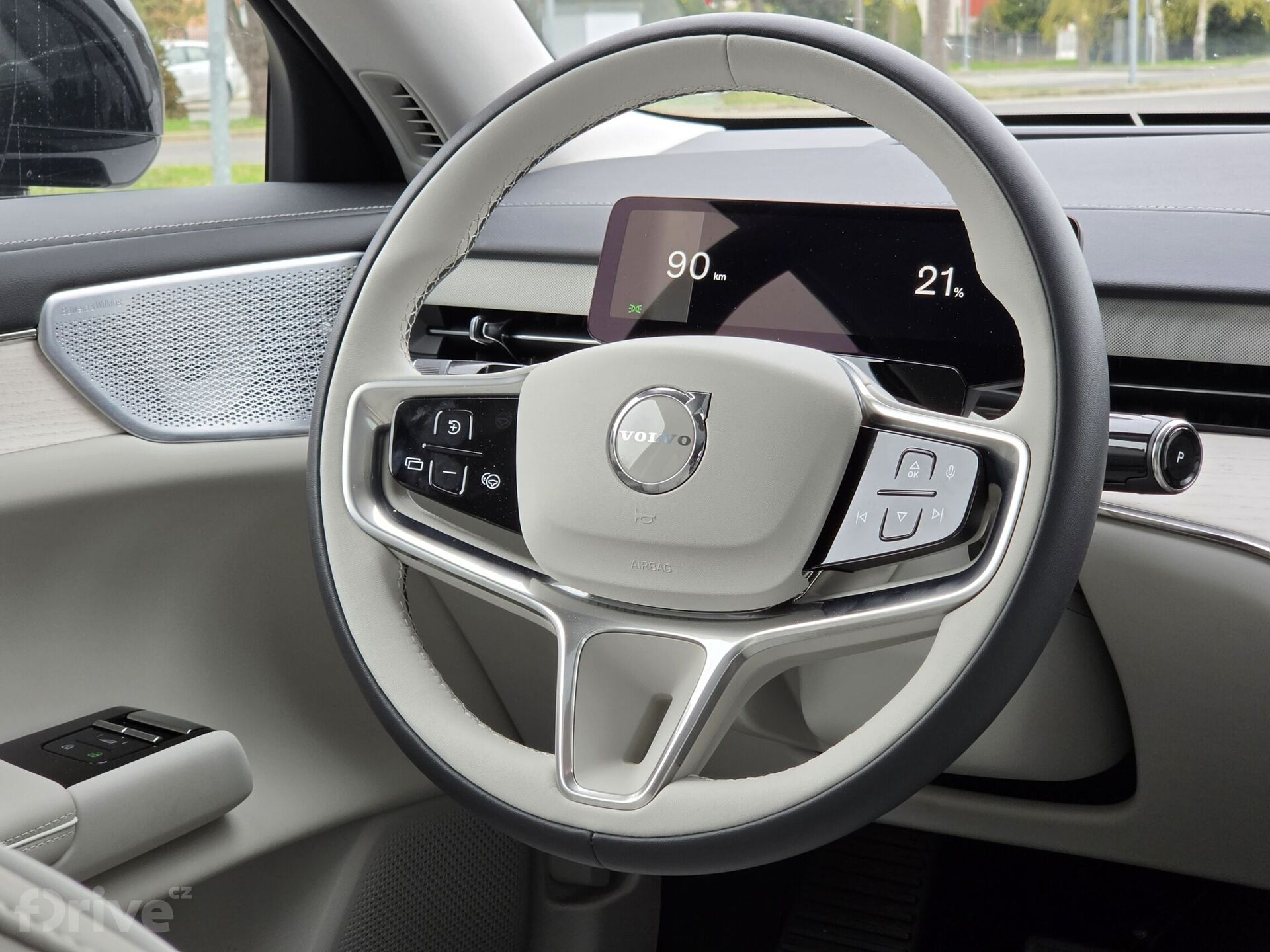 Volvo ES90