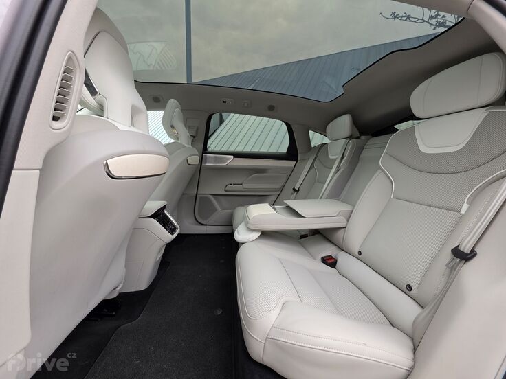 Volvo ES90