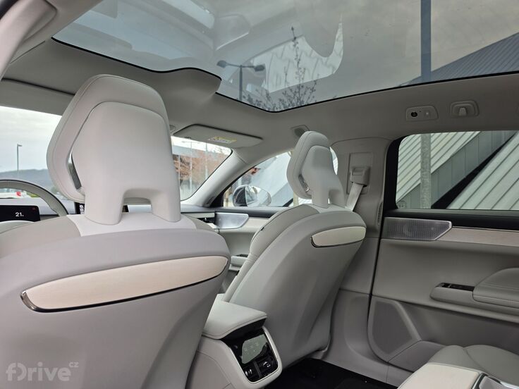Volvo ES90