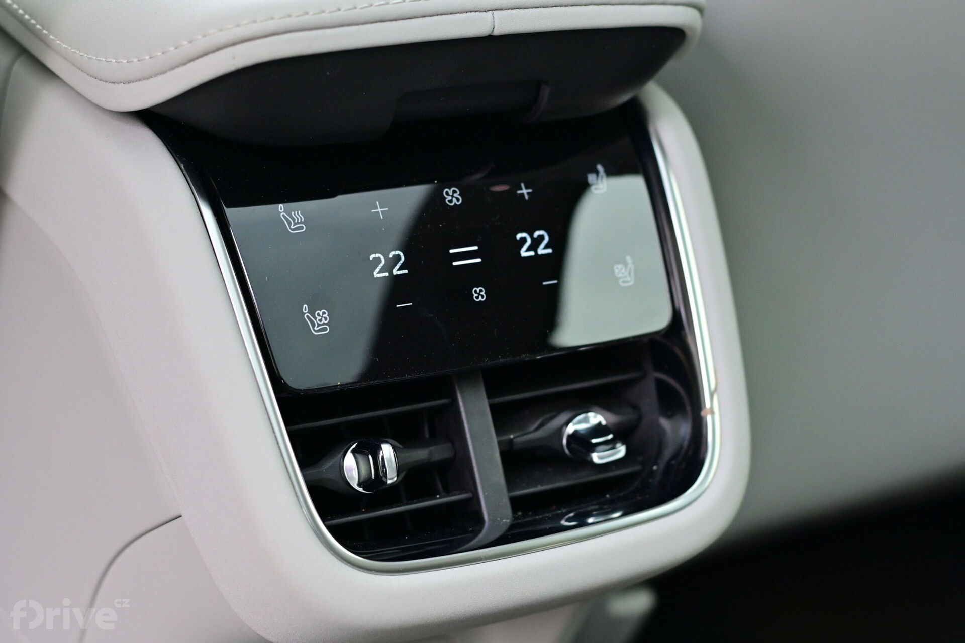 Volvo ES90