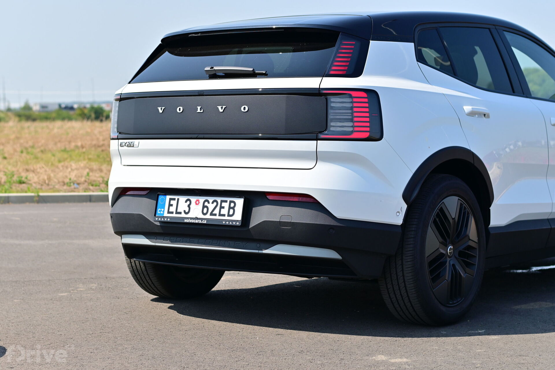 Volvo EX30 Cross Country