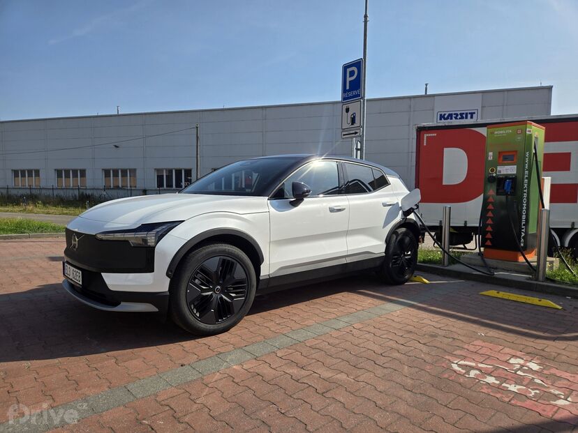 Volvo EX30 Cross Country