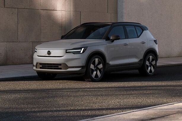 Volvo EX40, EC40 a XC40