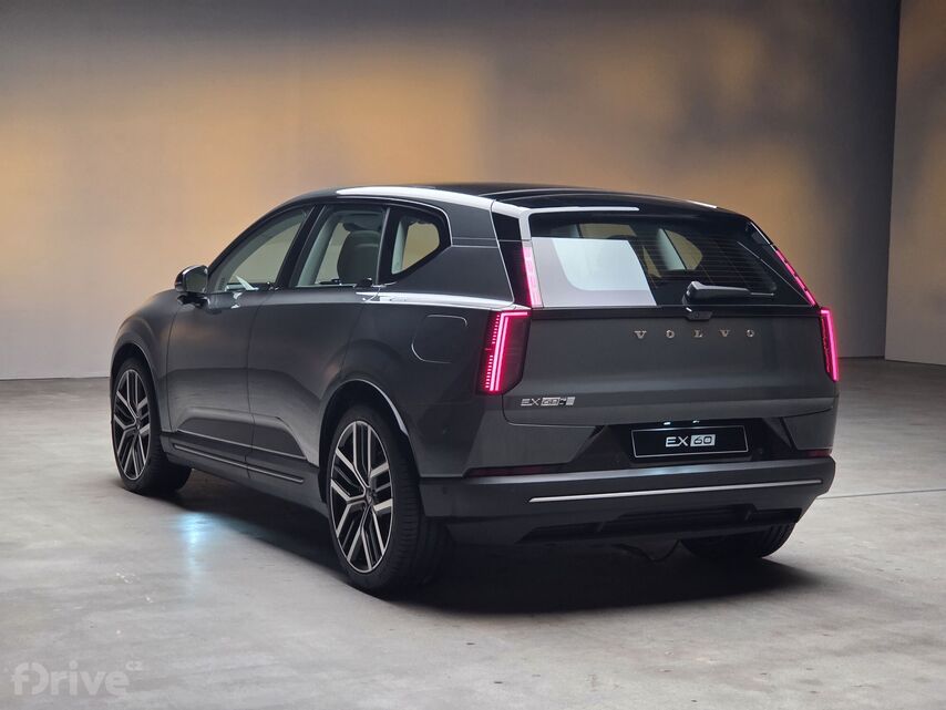 Volvo EX60 (2026)