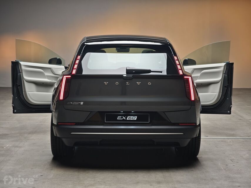 Volvo EX60 (2026)