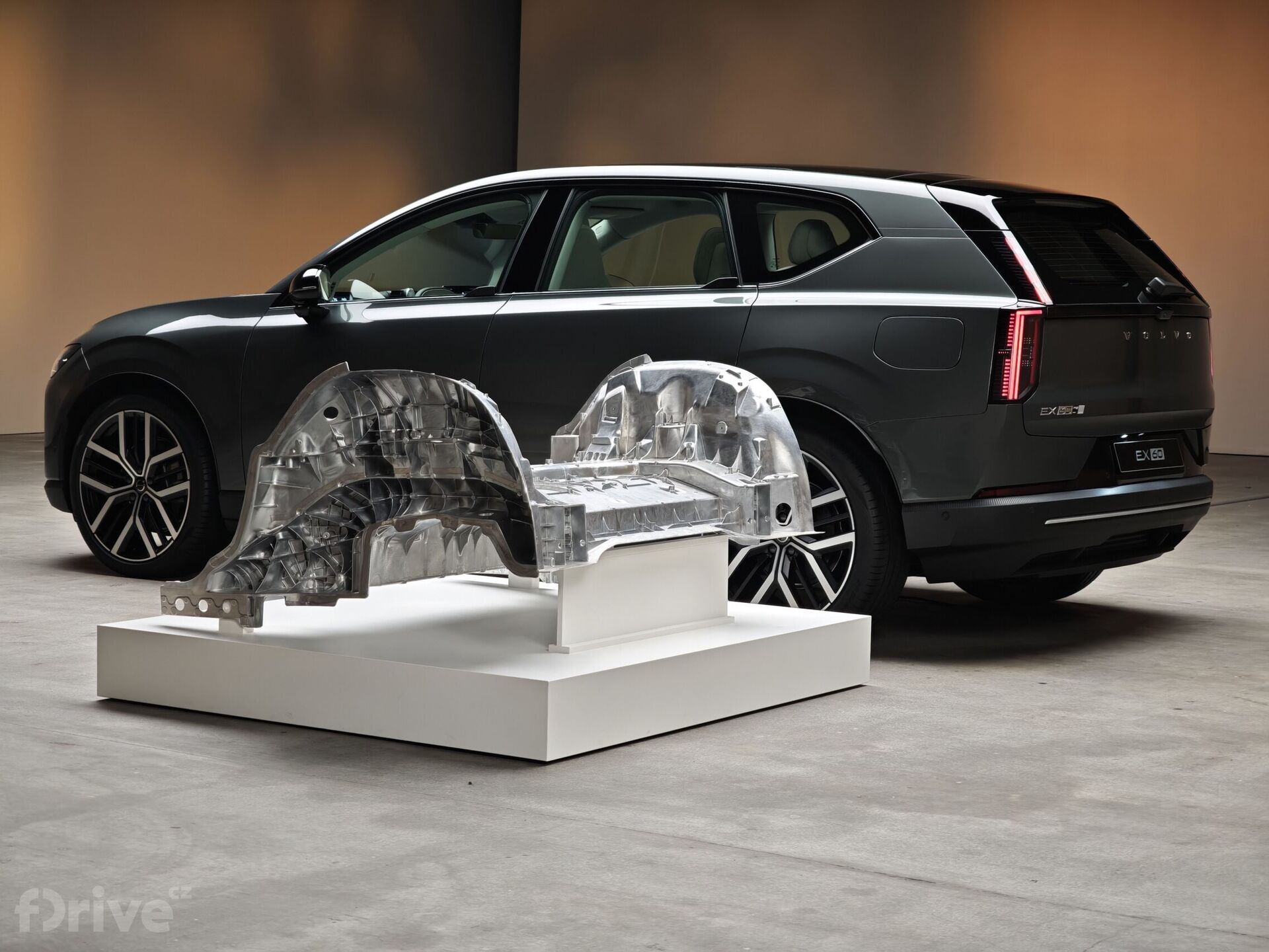 Volvo EX60 (2026)