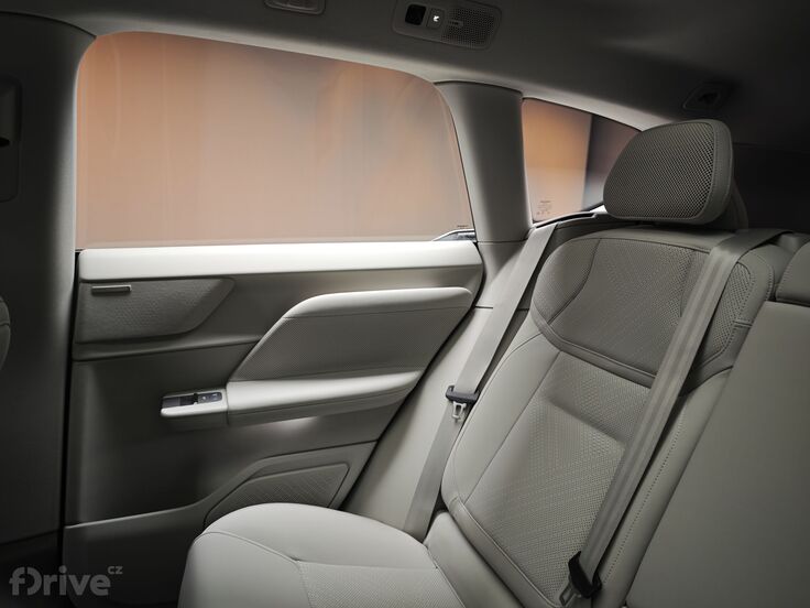 Volvo EX60 (2026)