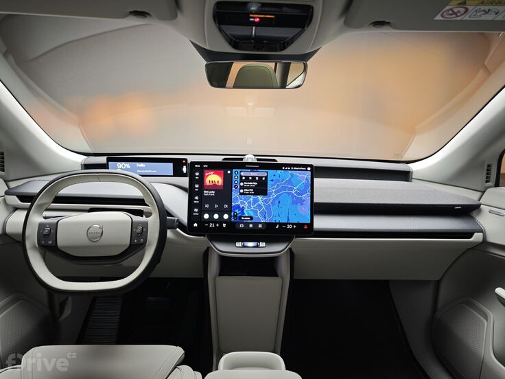 Volvo EX60 (2026)