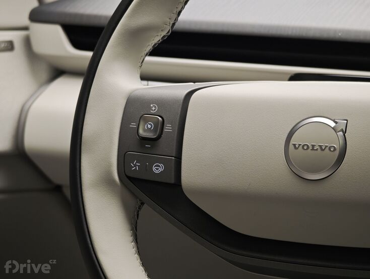 Volvo EX60 (2026)