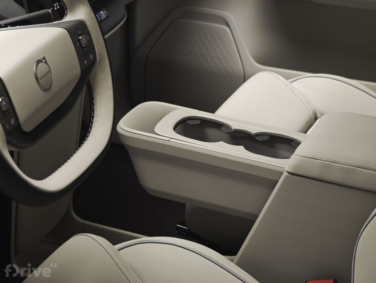Volvo EX60 (2026)