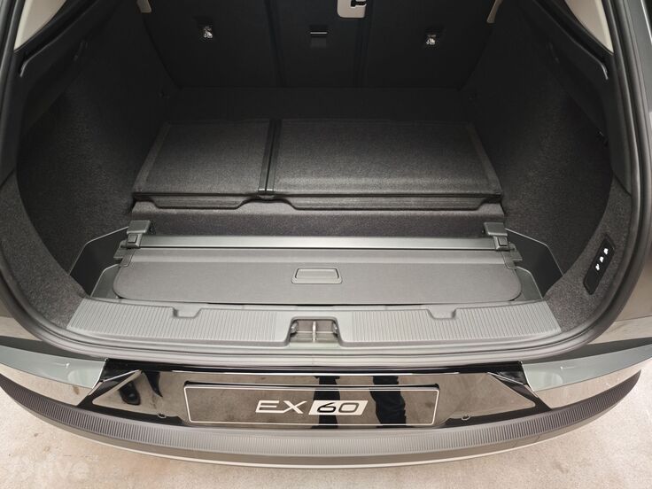 Volvo EX60 (2026)