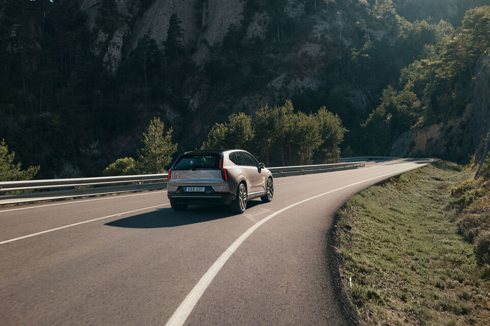Volvo EX60 (2026)