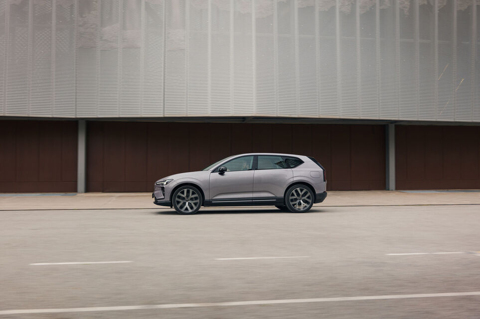 Volvo EX60 (2026)