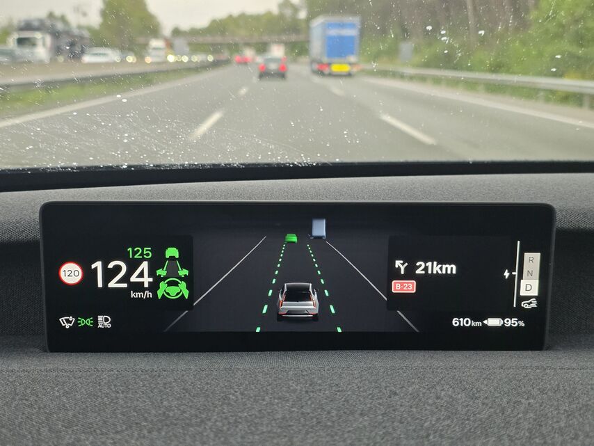 Volvo EX60 (2026)