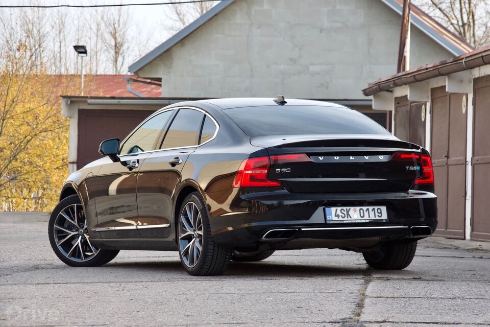 Volvo S90 (2015)