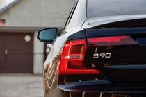Volvo S90 (2015)
