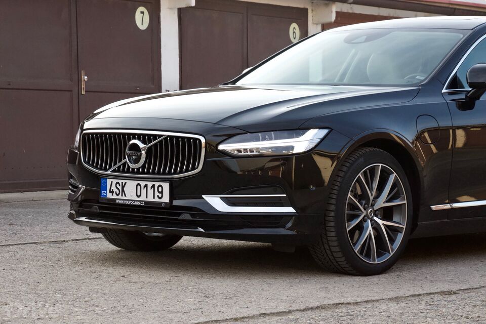 Volvo S90 (2015)