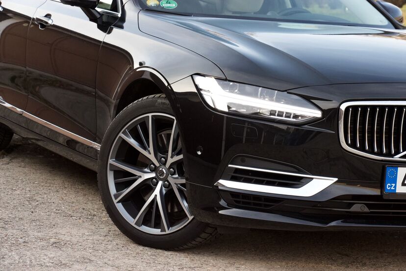 Volvo S90 (2015)