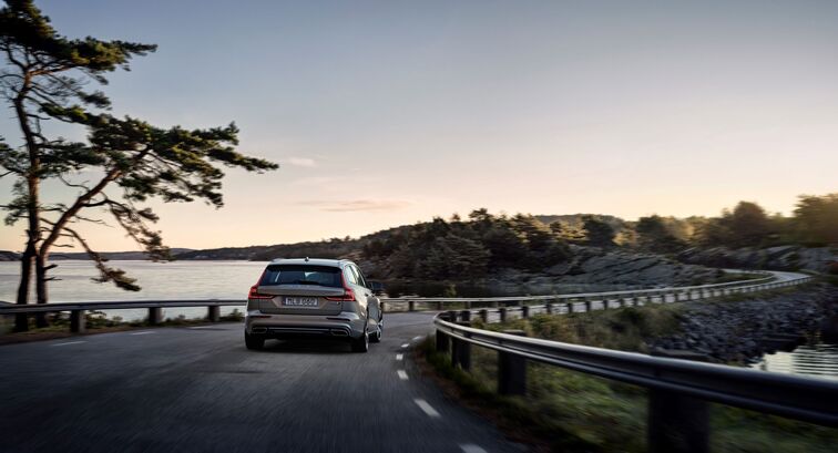 Volvo V60 T8