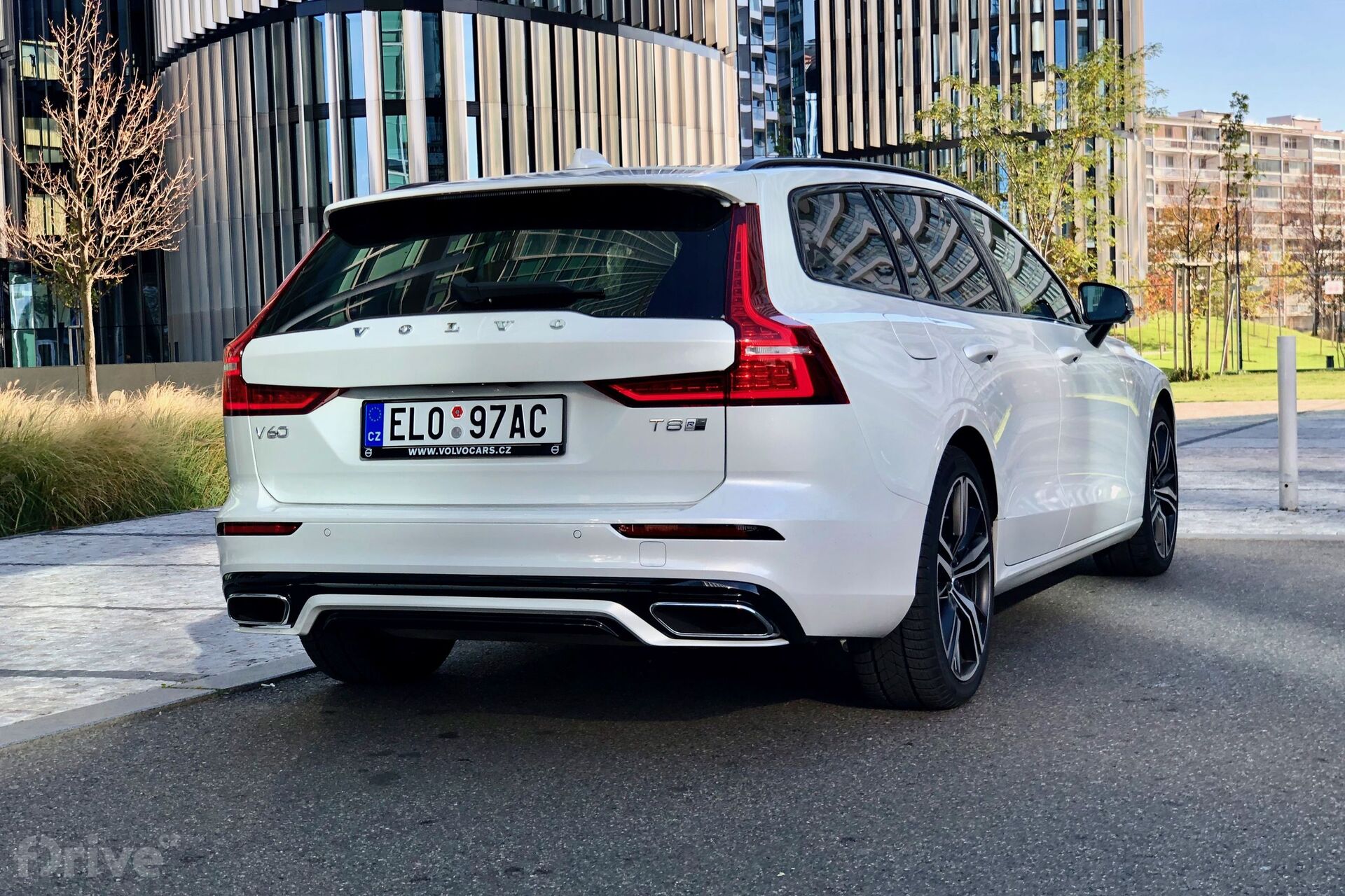 Volvo V60 T8