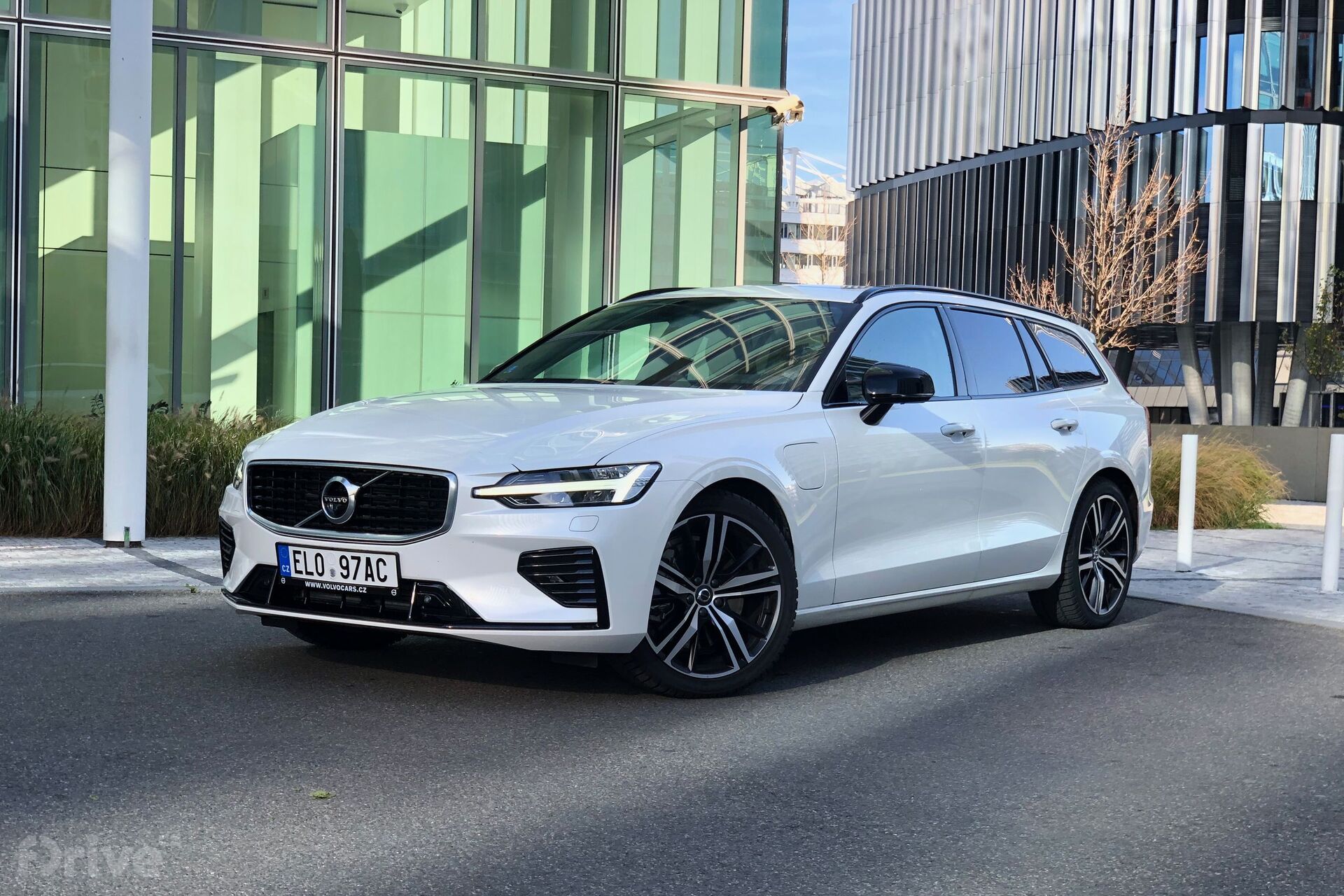 Volvo V60 T8