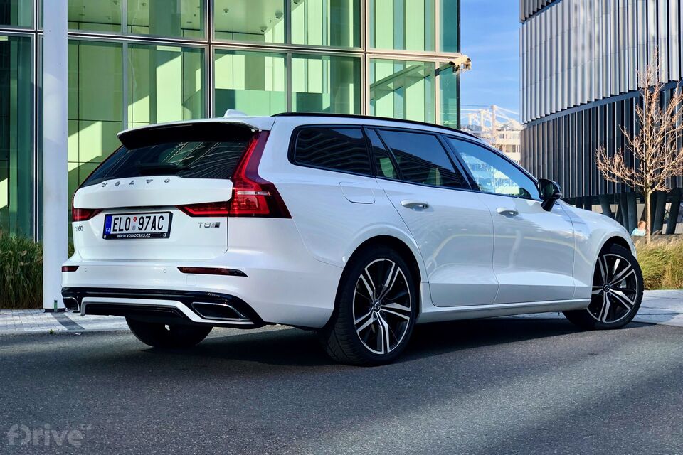 Volvo V60 T8