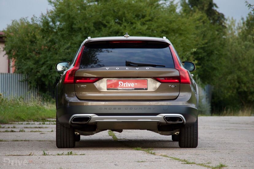 Volvo V90 Cross Country