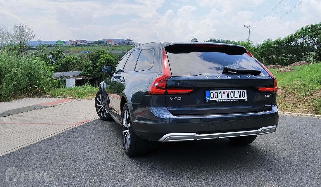 Volvo V90 Cross Country B5 (2021)
