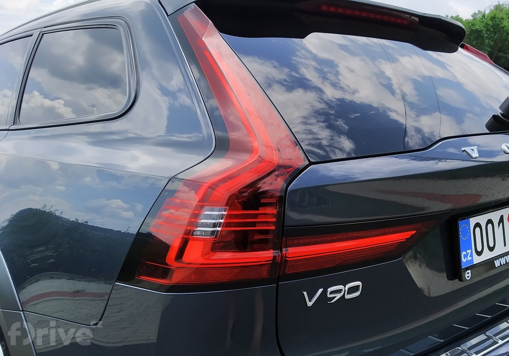 Volvo V90 Cross Country B5 (2021)