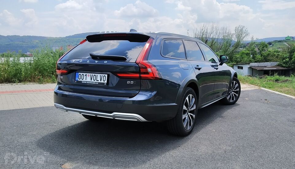 Volvo V90 Cross Country B5 (2021)