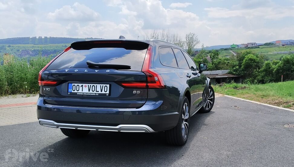 Volvo V90 Cross Country B5 (2021)