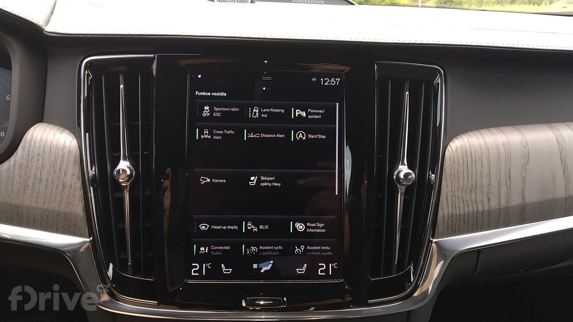 Volvo V90 Cross Country B5 (2021)