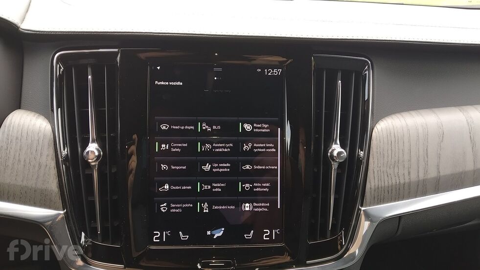 Volvo V90 Cross Country B5 (2021)