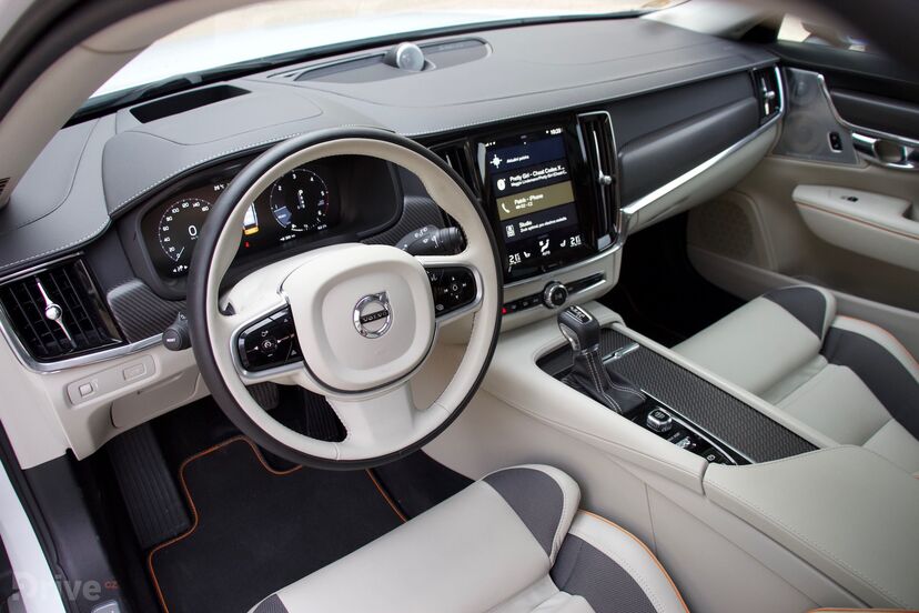 Volvo V90 Cross Country Race Ocean