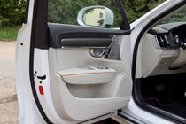 Volvo V90 Cross Country Race Ocean