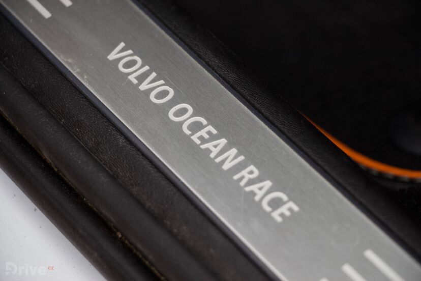 Volvo V90 Cross Country Race Ocean