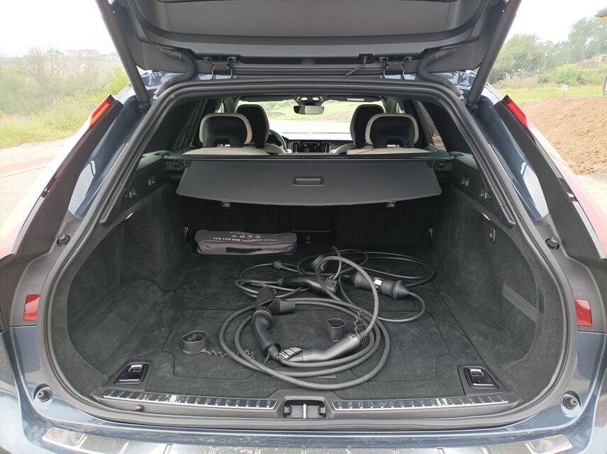 Volvo V90 T8 AWD (2022)