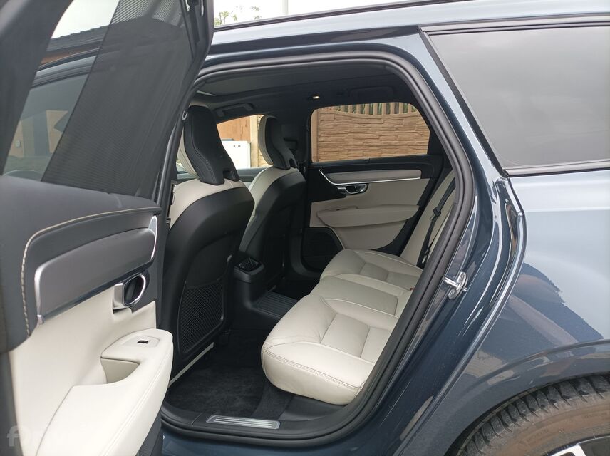 Volvo V90 T8 AWD (2022)