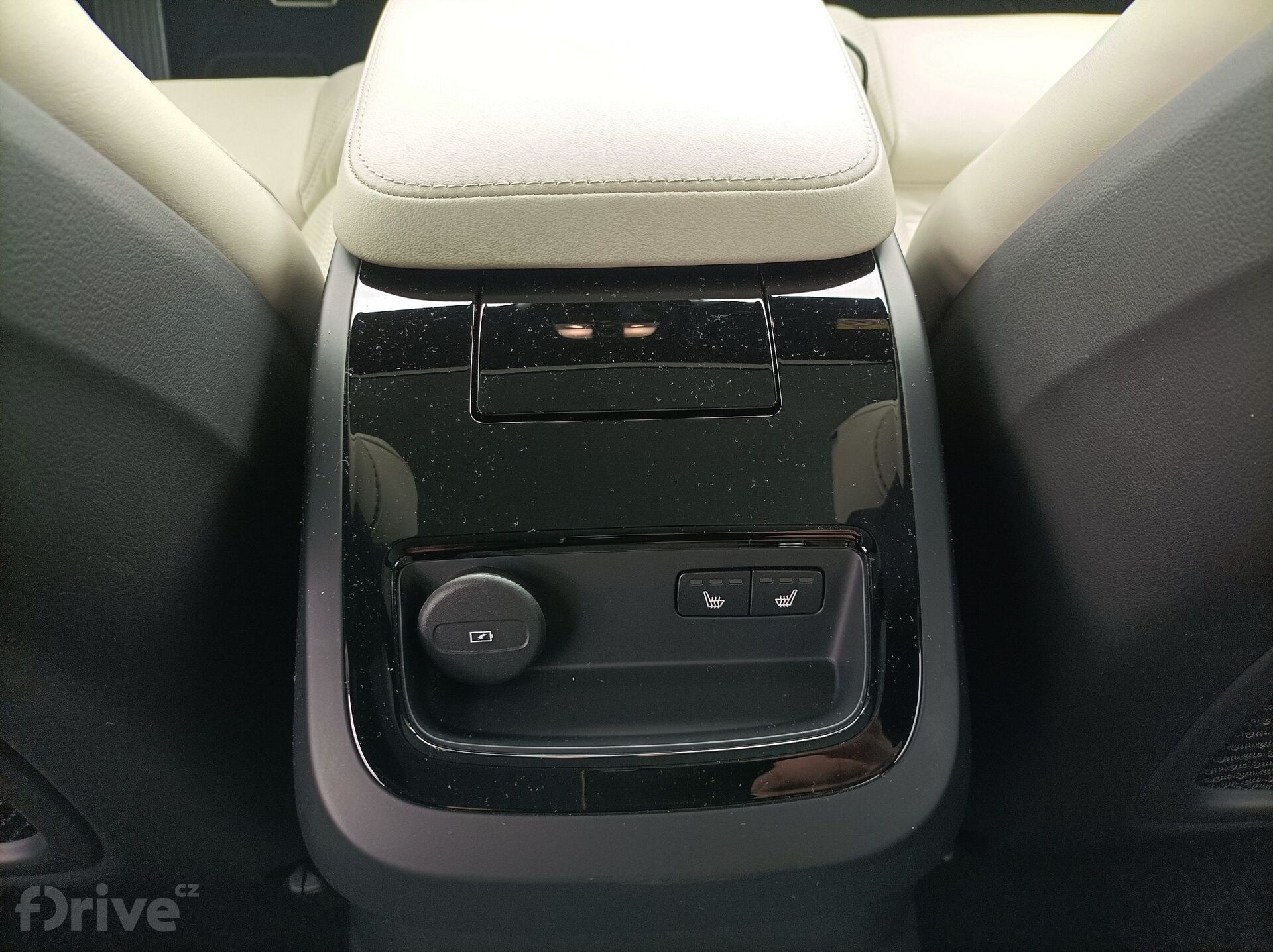 Volvo V90 T8 AWD (2022)