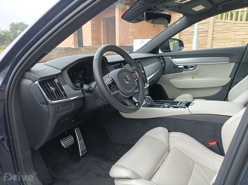 Volvo V90 T8 AWD (2022)