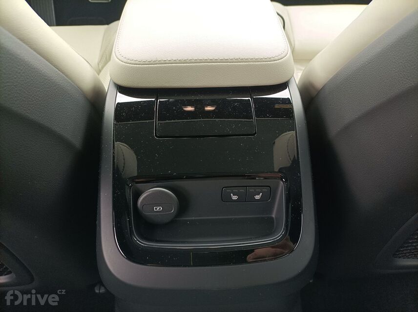 Volvo V90 T8 AWD (2022)