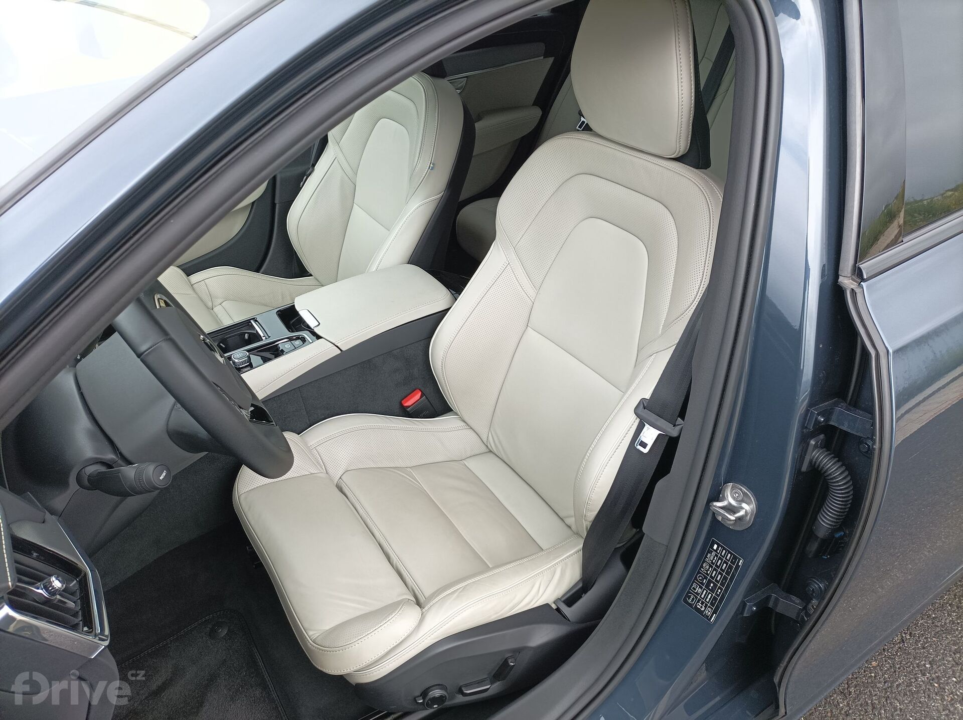 Volvo V90 T8 AWD (2022)