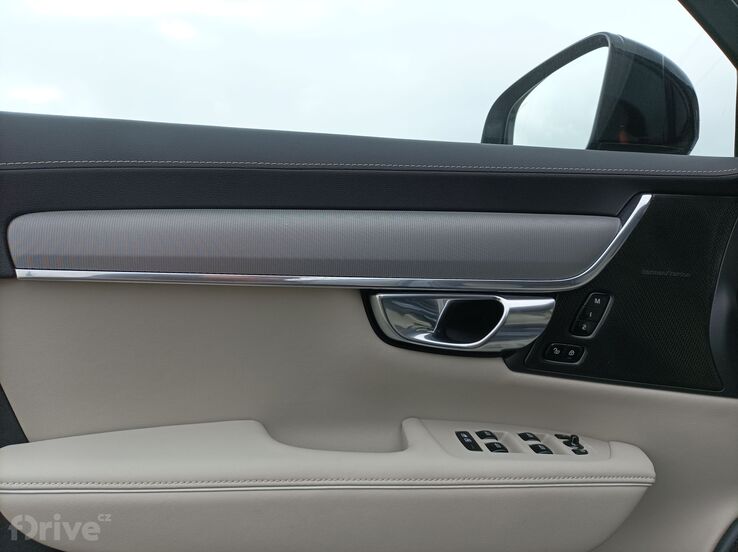 Volvo V90 T8 AWD (2022)