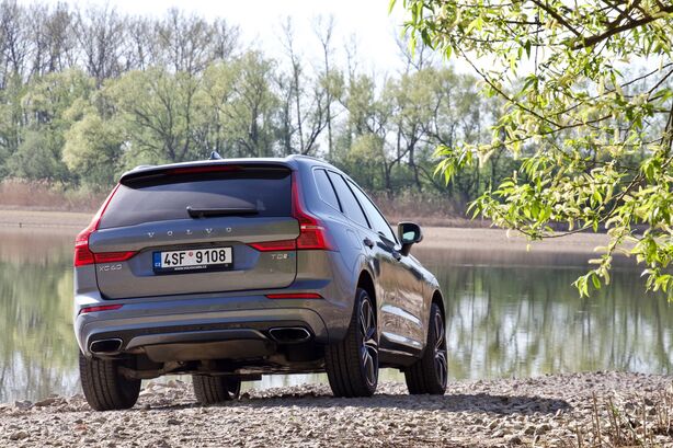 Volvo XC60 T8 (2017)