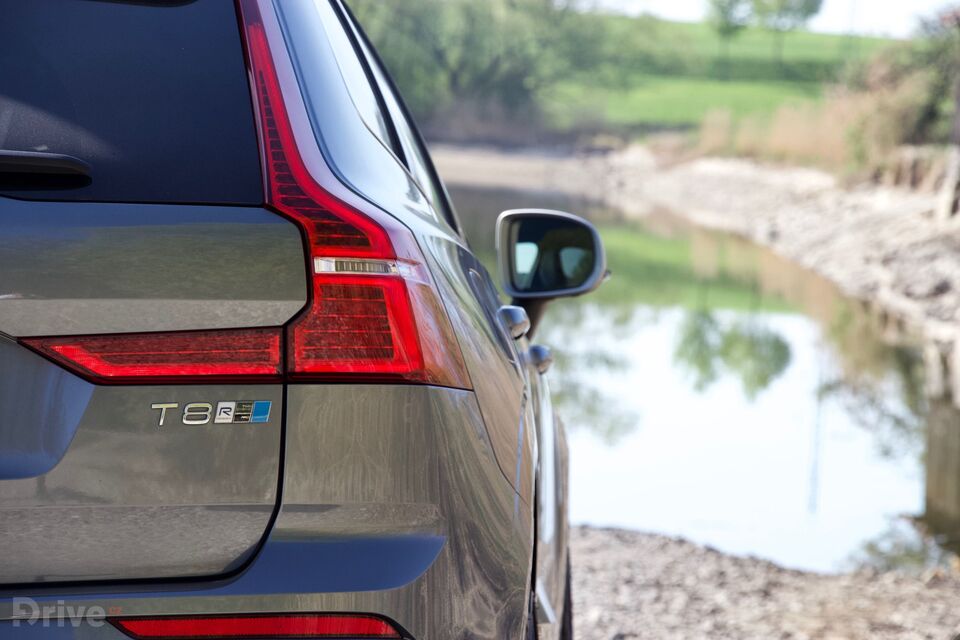 Volvo XC60 T8 (2017)